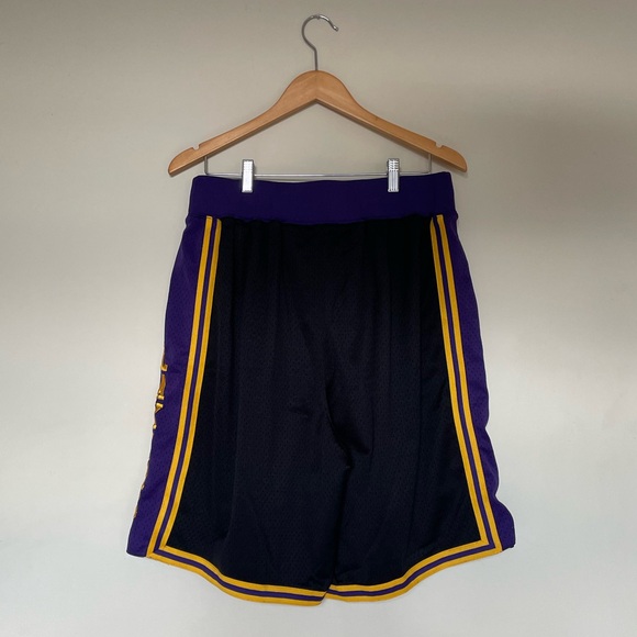 Nike Lakers shorts - Picture 6 of 6